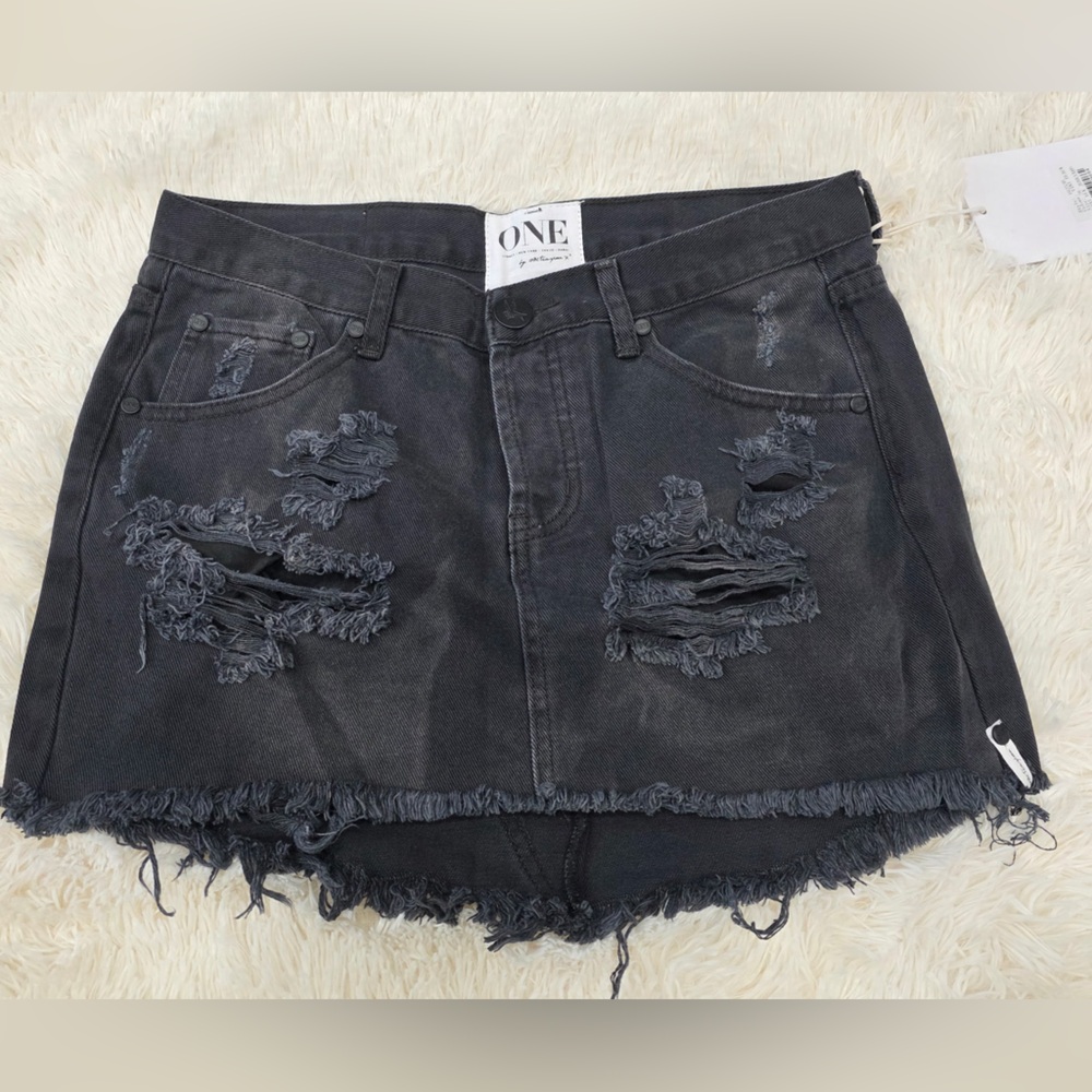 One x One Teaspoon Junkyard LowRise ButtonFly Distressed RawHem Dnm Skirt Sz 28